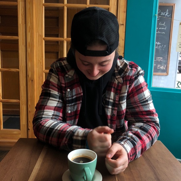 Meet your Posher, Julia - Picture 1 of 1